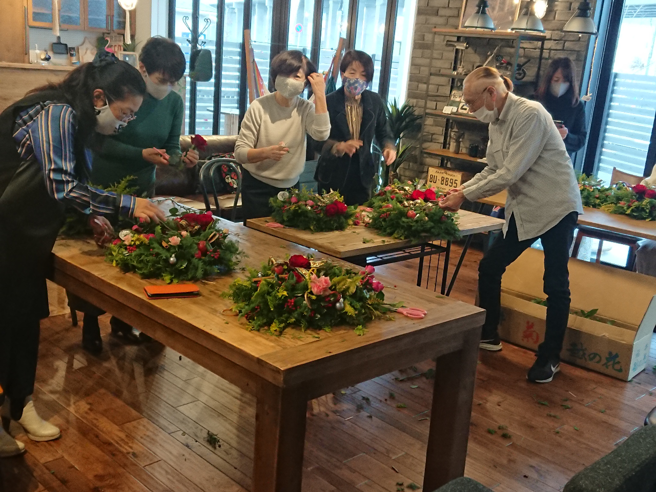 <越前市> 花アレンジ元世界チャンピオンと越前焼で花遊び