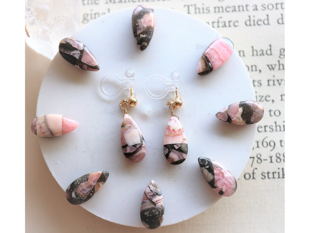 ΂ł傫EJbglXAނɂĂ͐F͗lSႤƂ܂B