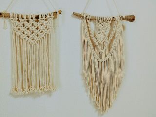 タペストリーA(左)とB(右)お部屋に飾るととってもかわいいタペストリー★手作りなのでプレゼントにも オススメです♪