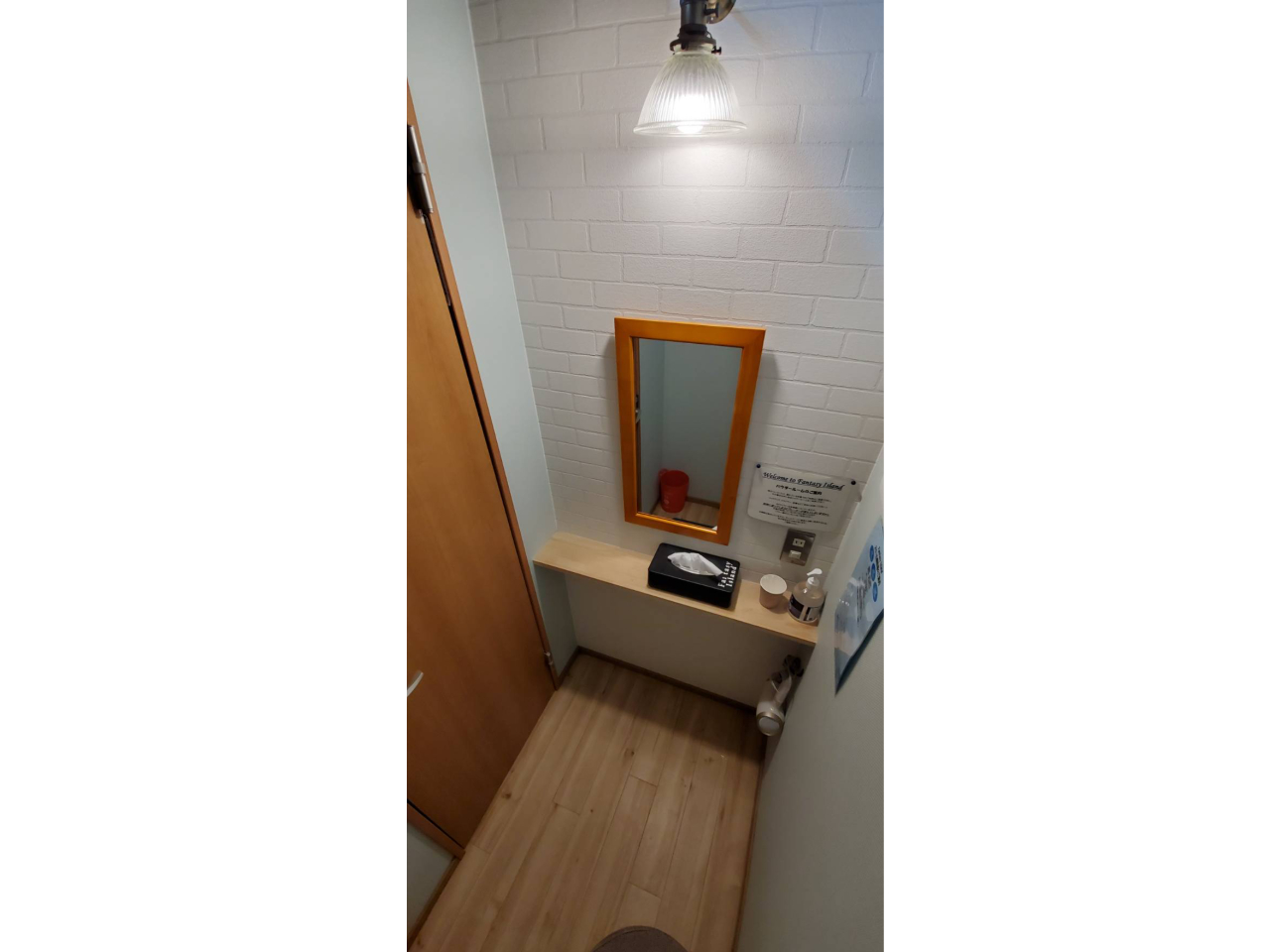 更衣室にはドライヤーやアメニティグッツも完備♪シャワー室は別に完備しています(`・ω・´)b