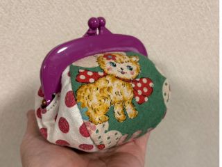 野球ボールよりちょっと大きくて、ソフトボールよりも小さいサイズ。まんまるで可愛いですよ〜♪