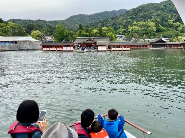 小さなお子さま用のライフジャケットも用意しております。 ご予約時にお知らせください。