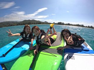 奄美ブルーと称される透明度抜群の海で話題のアクティビティSUPとカヤック体験