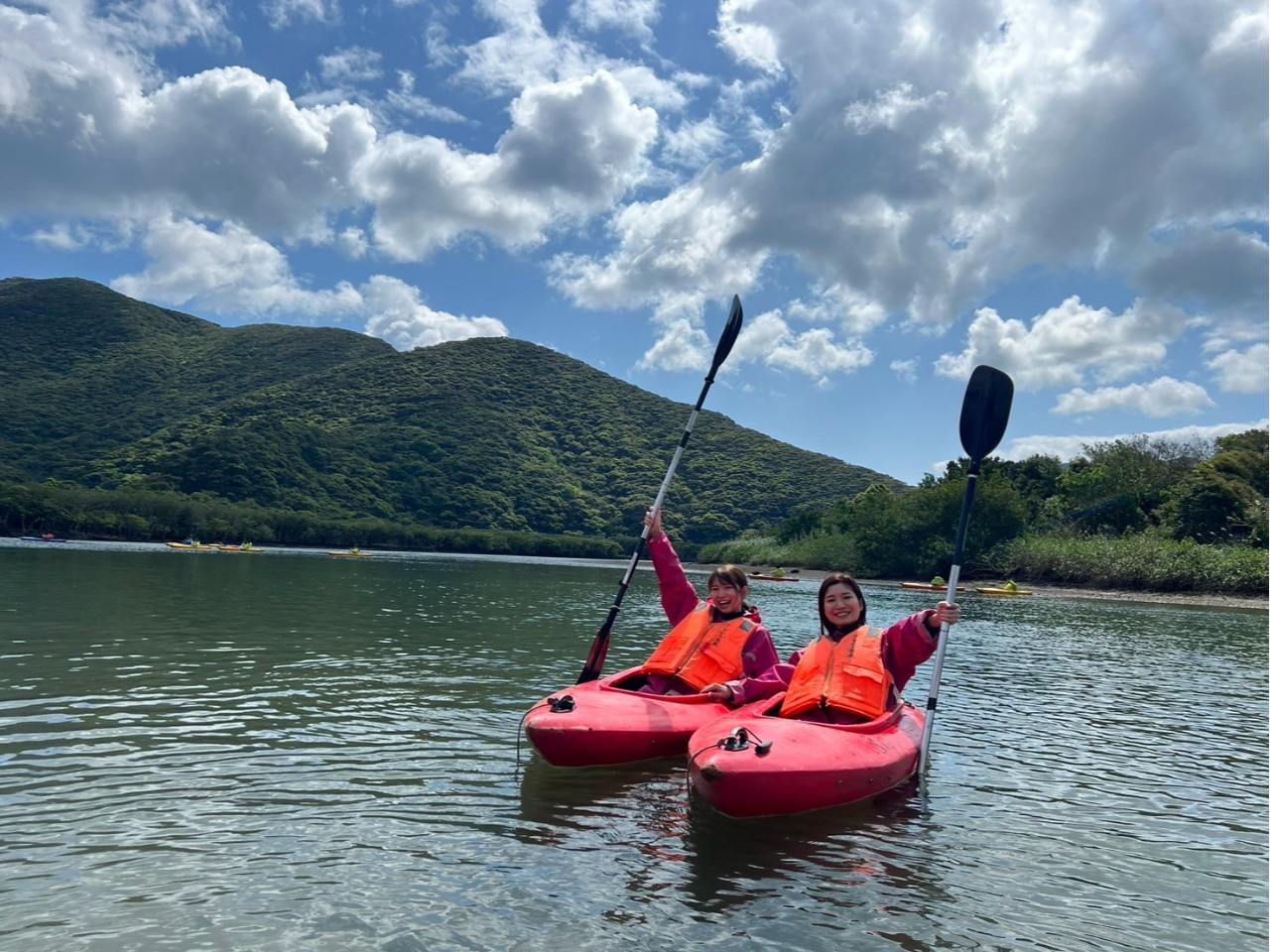 マングローブ原生林の中をゆっくり進む♪