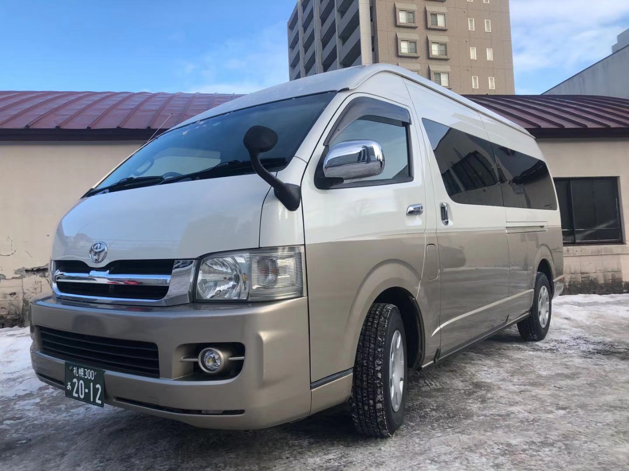 ハイエースグランドキャビン10人乗り