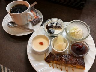 スペシャル盛り合わせ♪デザートは日により若干変わります