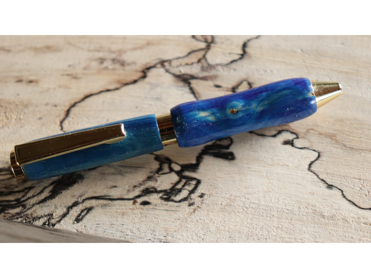 �{�i�h�A�����̖؂��f�ނ̃u���[