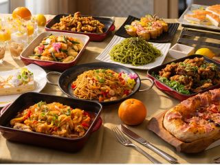 季節の食材を使用したお料理をビュッフェ形式でご用意しております。