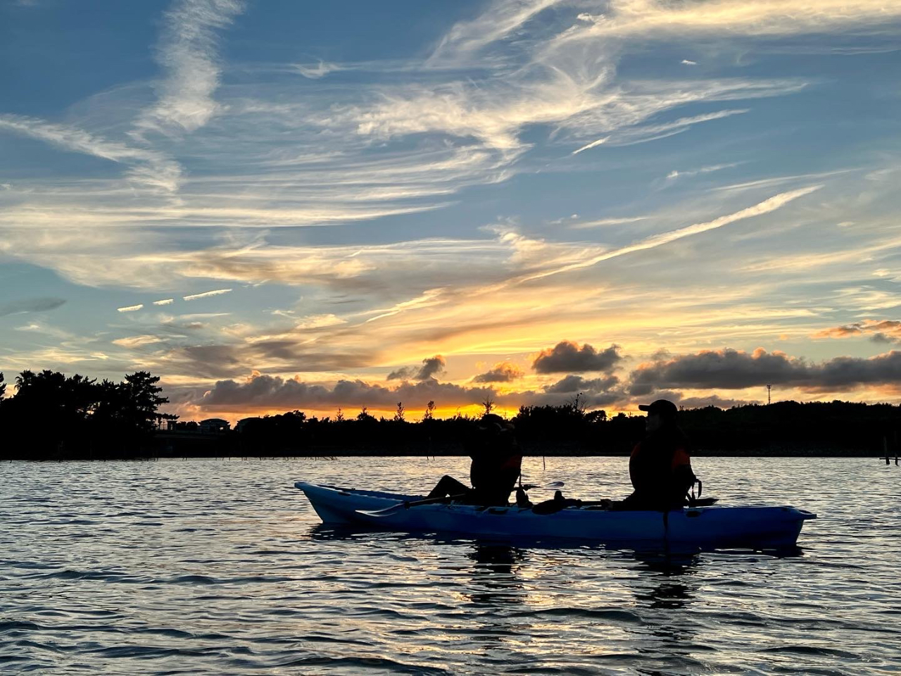 ql̃tbV؂ɂcA[ƂȂĂ܂B