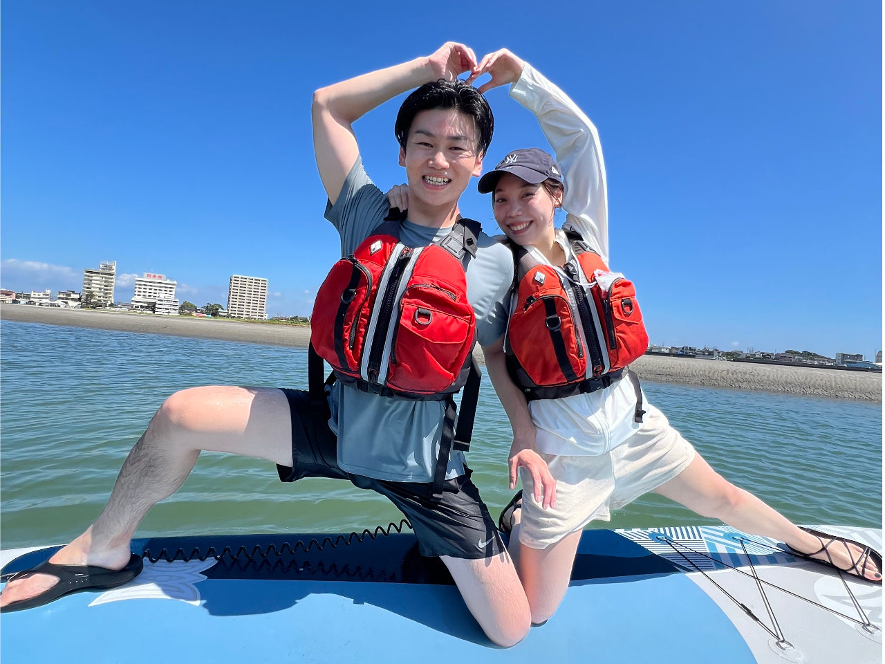 赤い大鳥居がある無人島でサップ体験！開放感のある貸切ビーチで