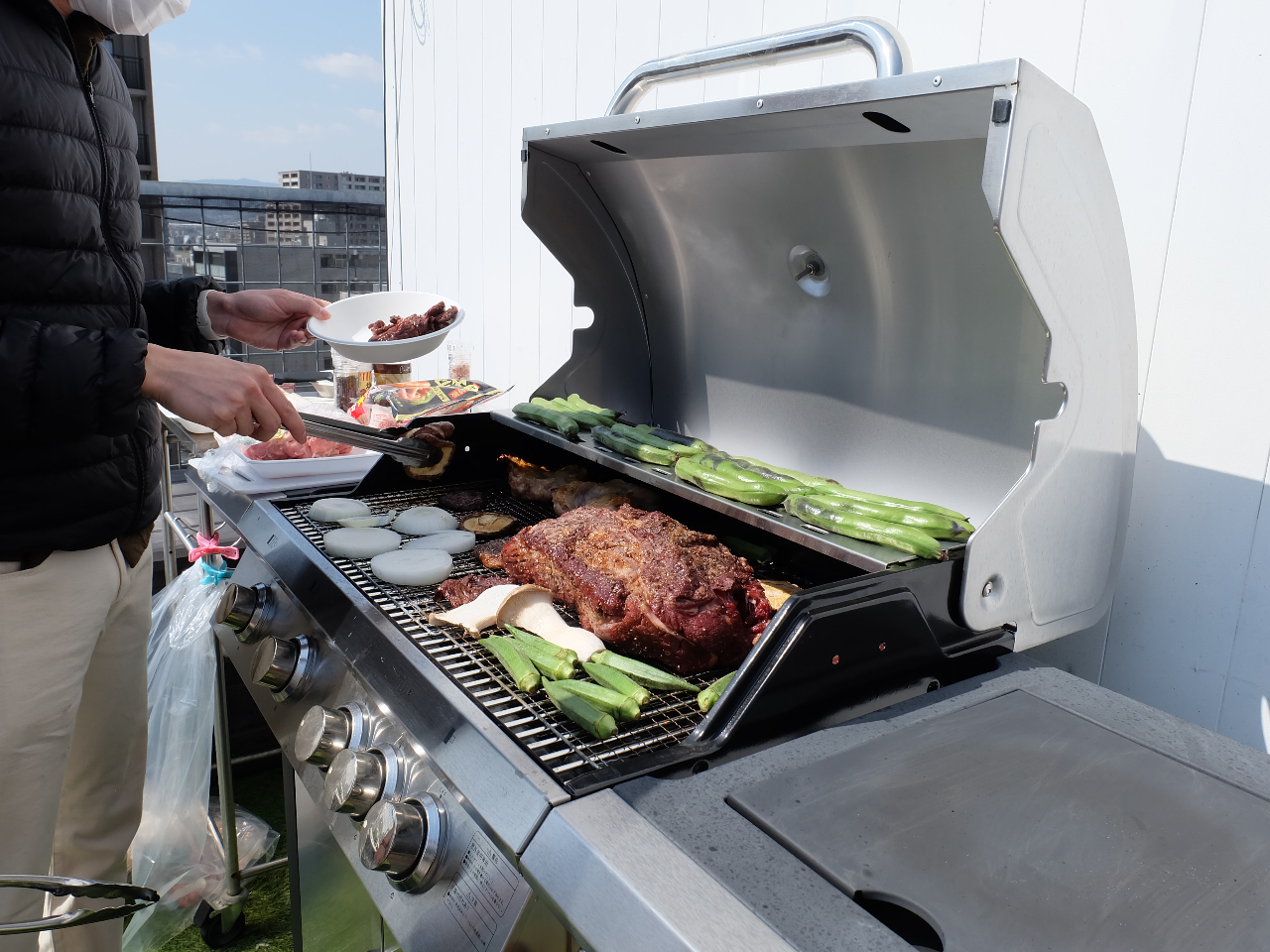 大きなコンロで憧れのBBQ料理を!