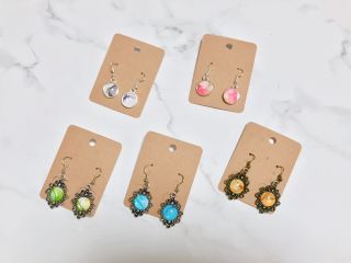 風を使い、インクの広がりや滲み、色の混ざり具合等で出来る模様は、二度と同じものは作れないので、あなただけのオリジナルです♪