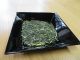 焙(ほう)じる煎茶を用意