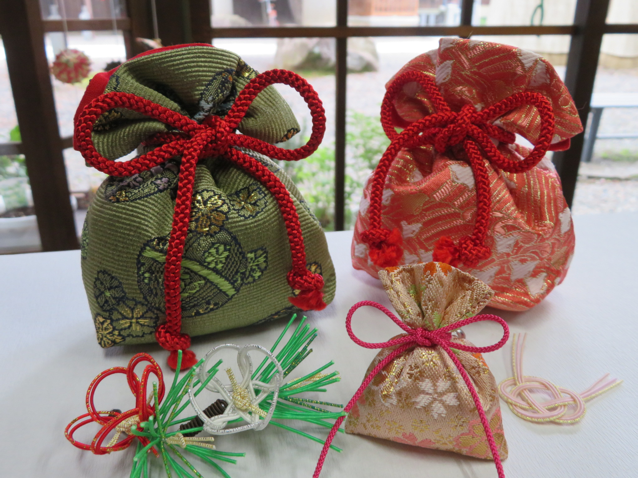 【わくわく体験飛騨高山(26)】☆オリジナルお部屋香づくり☆ 豪華な金襴を使って...