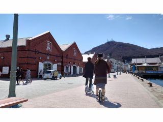 \函館ベイエリアをキックスケーターでスマートに巡ろう!/