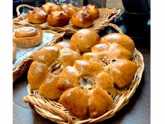 くるみパン(チーズ入り3個・プレーン3個)