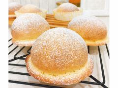 スイートブール:別名「帽子パン」と呼ばれる菓子パンです。クッキー生地が美味しく子供から大人まで大人気のパンです。(6個)