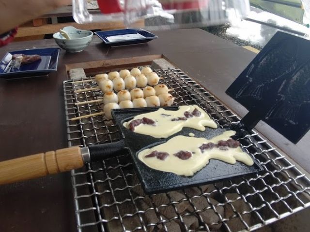 炭火で焼く 高山名物 みたらし団子 と自家製あんこの たい焼き 体験 Grill Dining弥七 じゃらん遊び体験 炭火で焼く 高山名物 みたらし団子 と自家製あんこの たい焼き 体験 Grill Dining弥七 じゃらん遊び体験