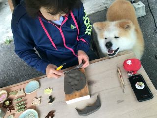 わんちゃんと一緒に、作品作り!家族全員の記念品が作れますよ(*^^)v