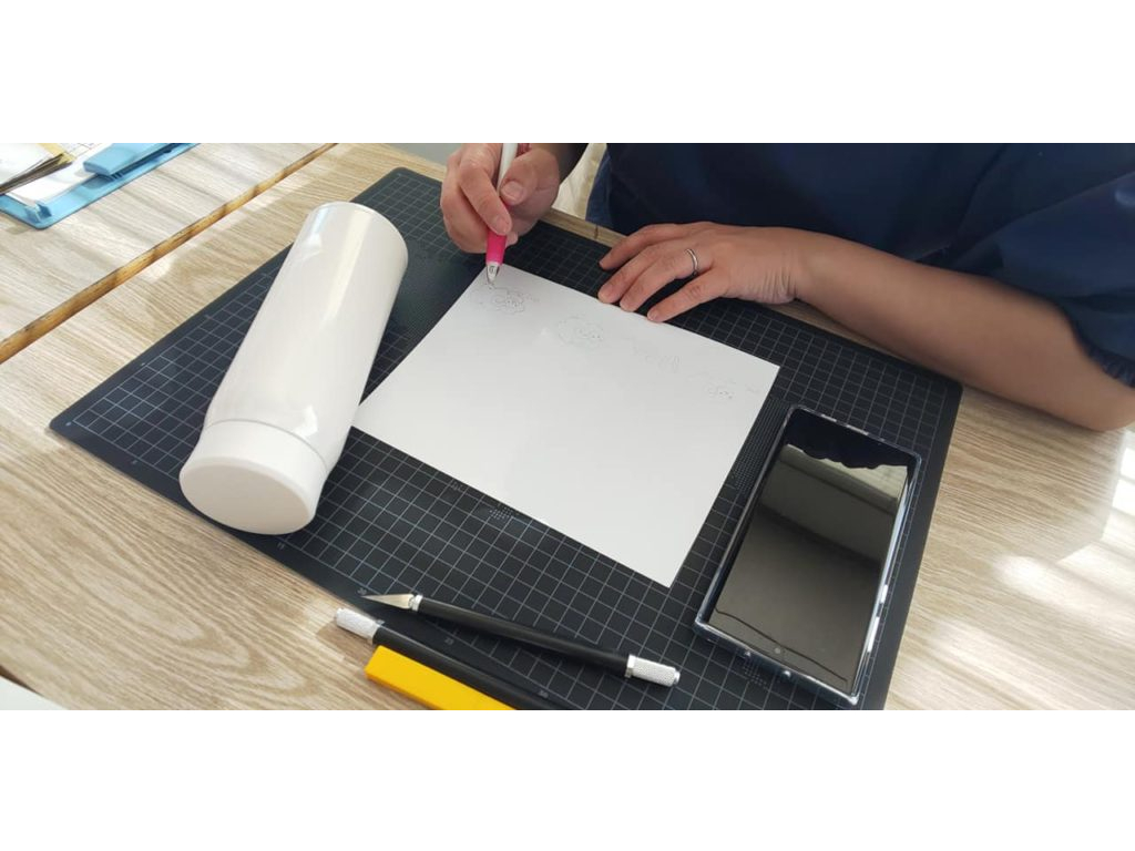 fނIŃ}XNBfނɂ̓{g킹OXȂǐނpӂĂ܂BDȂ̂IłɂfUCAXebJ[ɉJb^؂蔲