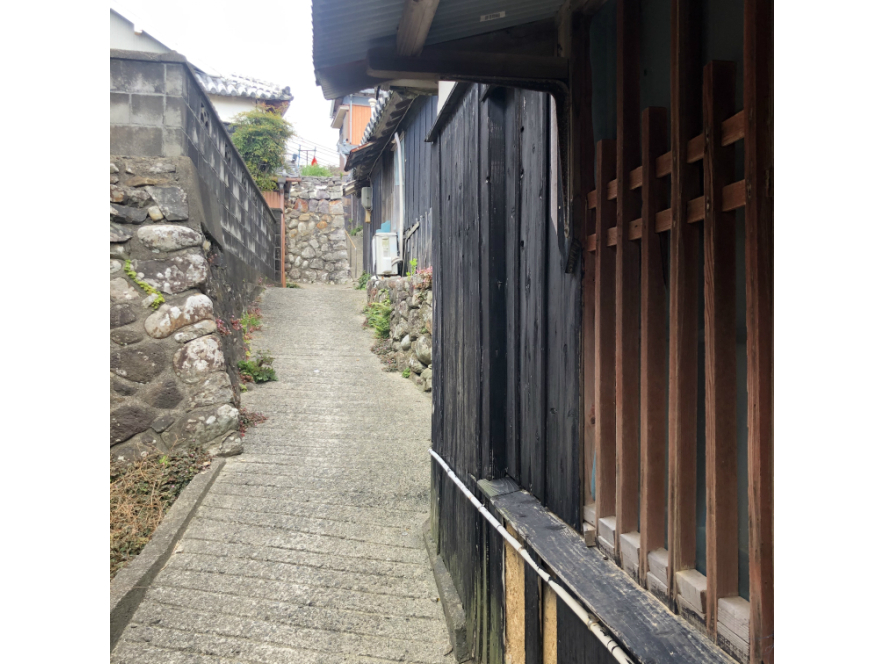 ÖƂԏH𔲂ĎUĂ܂BƐÂȎԂ߂܂B