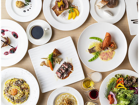 アルカモンのランチブッフェ*選べるメイン料理+ハーフブッフェスタイル*