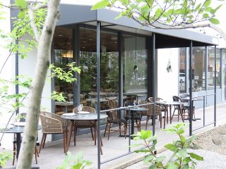 ガーデンテラス併設のレストラン。テラス席のご利用も可能です!