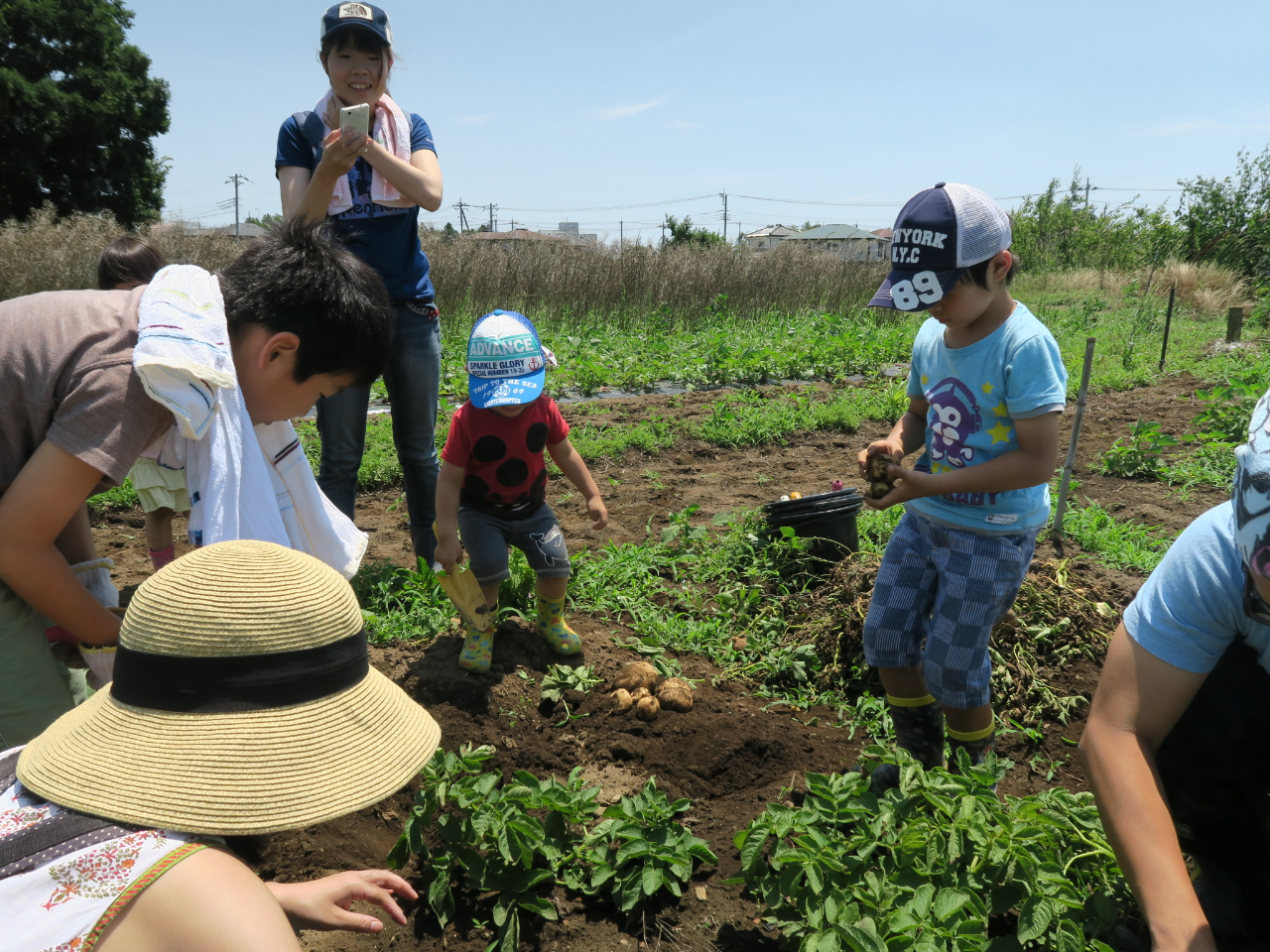 山梨 農業体験 作付け 収穫体験 畑作り 家庭菜園のコツなど相談も歓迎 塩山ベース ファミリーにおすすめ えがおファーム 塩山ベース じゃらん遊び体験