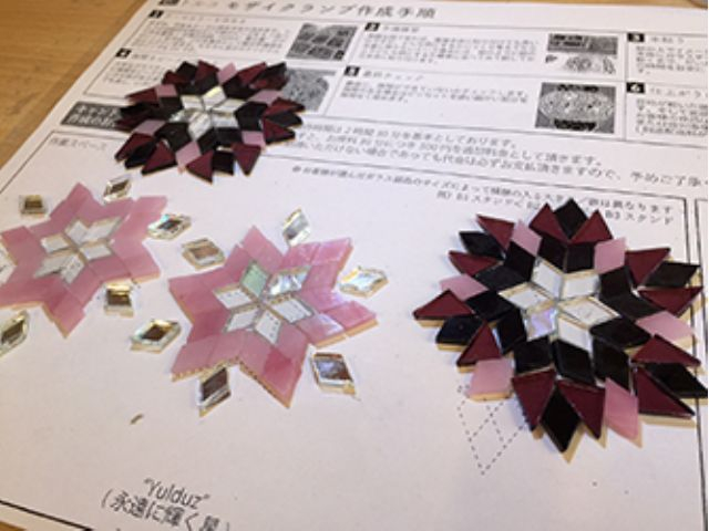 �ǂ�ȐF��͗l�ɂ��邩�C���[�W���Ă��Ă���������ƃX���[�Y�ł��B