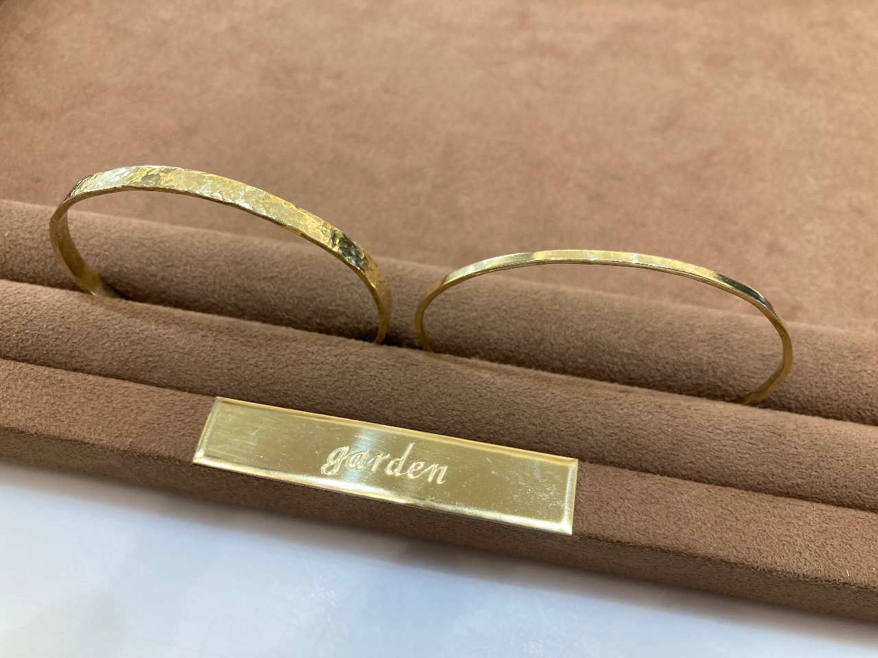 真鍮は2種類の幅からお選びいただけます。左:4o 右:2o