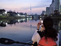 日没時のマジックアワーは、多様に変化する空色と幻想的な風景が広がります。