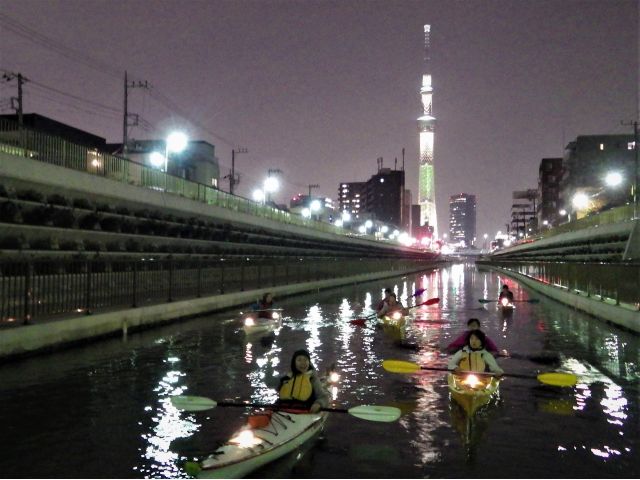 都心とは思えないほど、人のいない静かな水路。