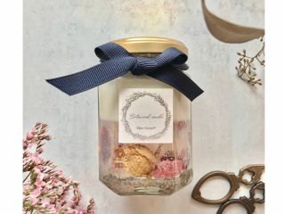 ナチュラルでインテリアにおすすめな「ボタニカルキャンドル」です。