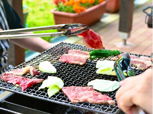 緑豊かなロケーションを眺めながら、バーベキューをお楽しみいただけます!