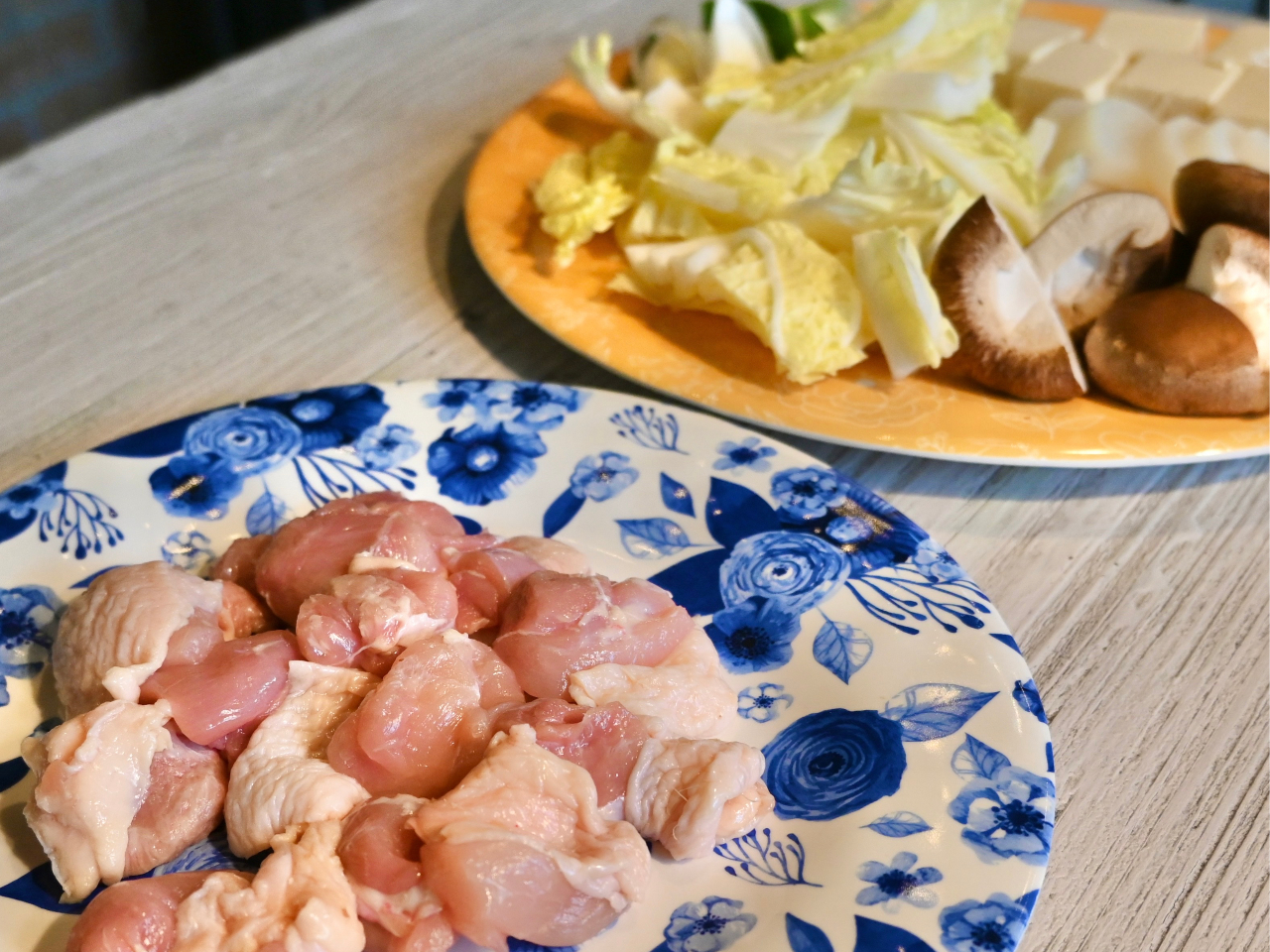 �H�ށi�����́A���X��ɂ͓؃o�����A��������ɂ͌{�������܂��B�j�H�ނ́A�摜�̑��ɂ��ǂ���܂܂�܂��B