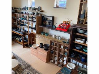 ちゃわん屋磨久(migaku) 私の作品もディスプレイしております。