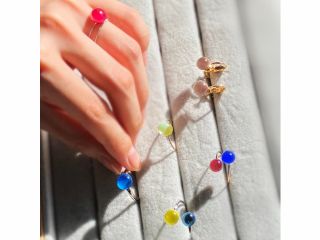 プチ体験ではお好きなカラーのガラスを熱で溶かし合わせ、小さなガラスジュエル(ガラス玉)を作ります。