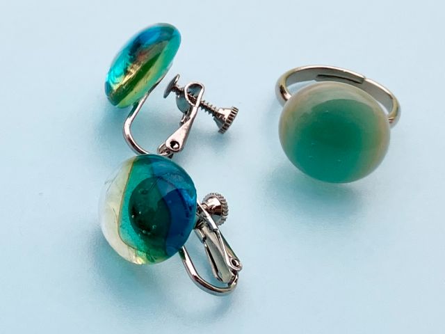 透明感いっぱいのグラデーションのガラスアクセサリー! 体験さん作品