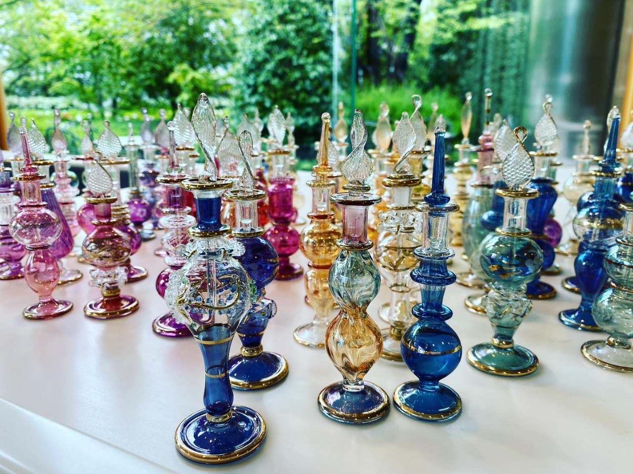 1つ1つ手作り、世界に1つだけのエジプトガラス瓶で作る、アロマ香水講座