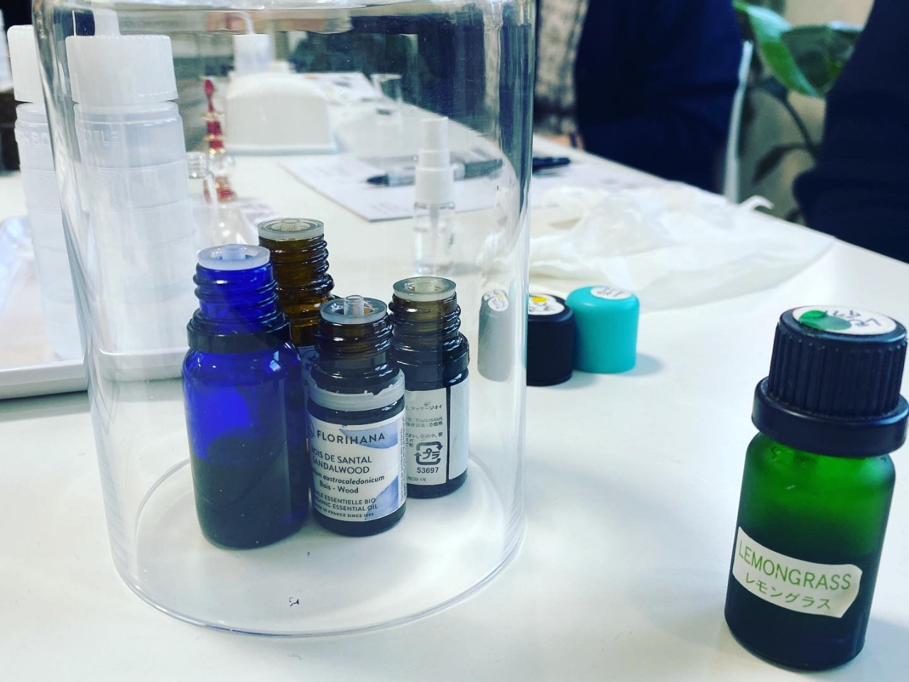 100̍肩As낵Ȃ玩̃IWi̍̑gݍ킹ĂEɂP̍gݗĂĂ܂B