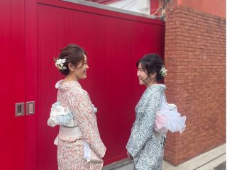 長崎ランタンフェスティバルにお2人でご利用くださいました!双子みたいに小花のお着物がとってもお似合いです。お花のようにふわふわ可愛い帯結び♪