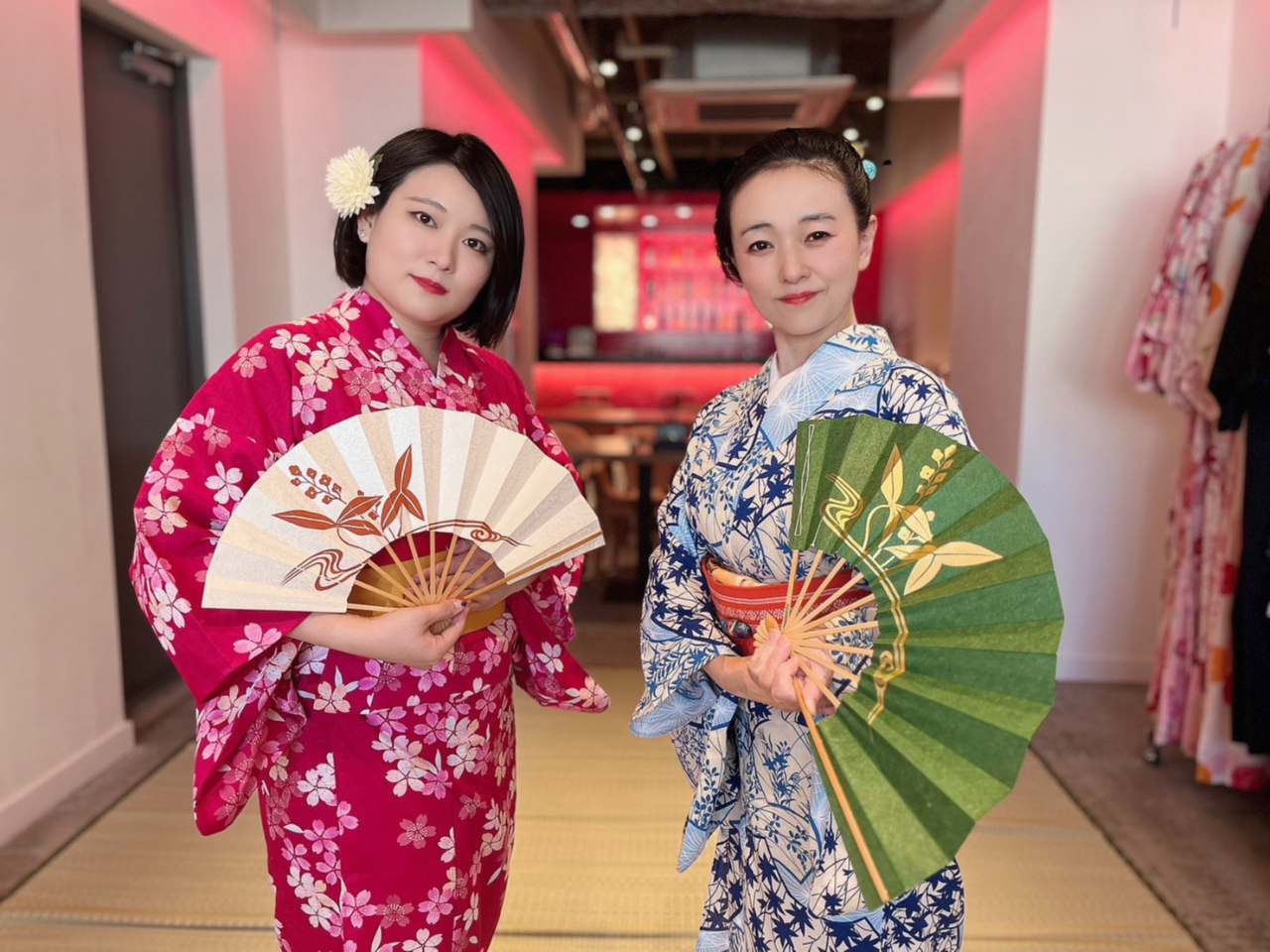 日本舞踊用 白い着物 薄紫の花 楽天市場】無地 かつぎ （os1-8） 踊り 衣裳 全8色 舞台 衣装