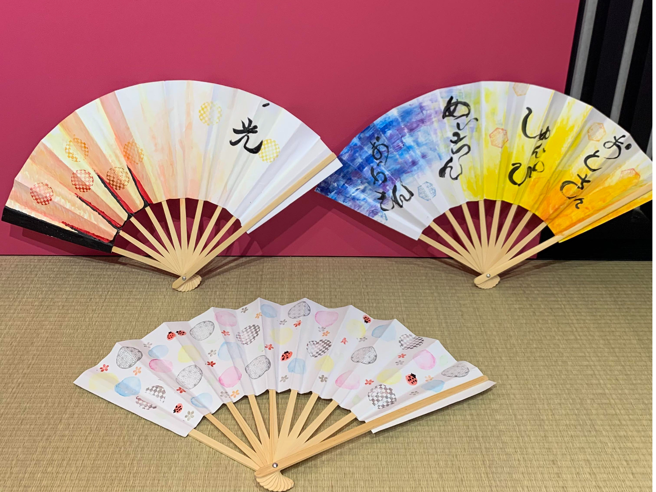 東京・浅草】 アート扇子・うちわの絵付け体験 オリジナルのアート扇子