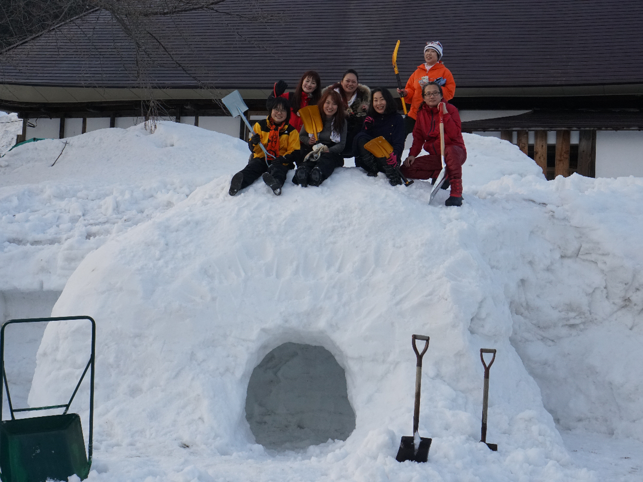 かまくらをつくろう!!