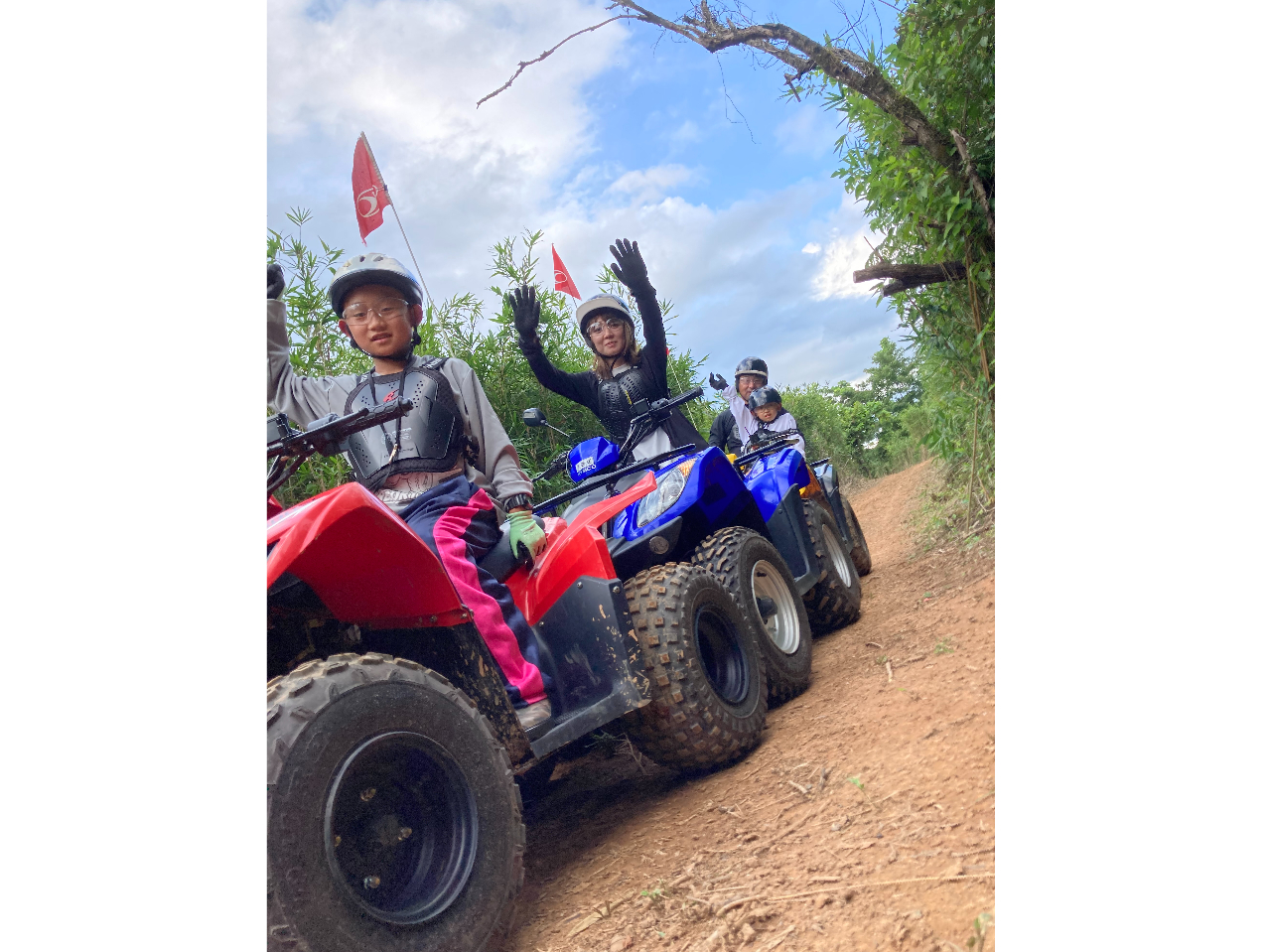 10΂̂qll܂Ŋy߂uS҃`WR[XIvł͊eAgNVAIt[hR[XyނƂł܂B