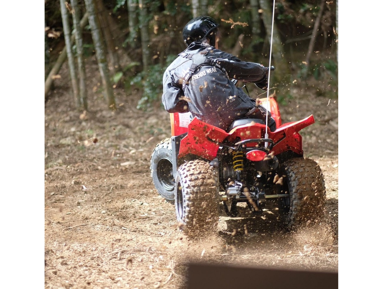 アクティブに走りたい方におススメ!初心者でもスキルに合わせて各種体験ができます!傾斜や登坂、アトラクション多めです!一番人気です☆ ※写真はインストラクターデモ