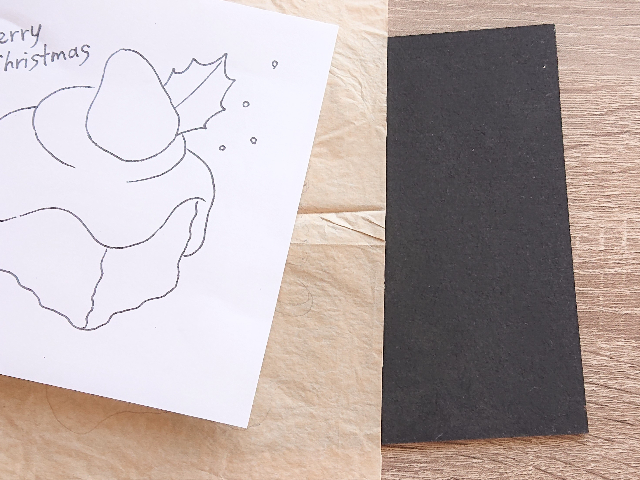 デザイン画が用意してあるので、黒板に転写してから色を塗って行きます*・。