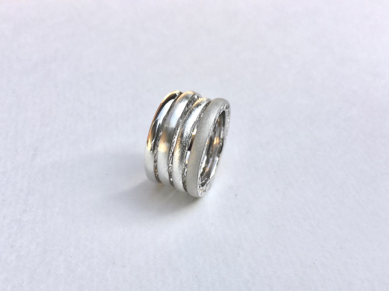 ̂悤ɖ~[dグƁARނ̃}bgdグ̒Iт܂B