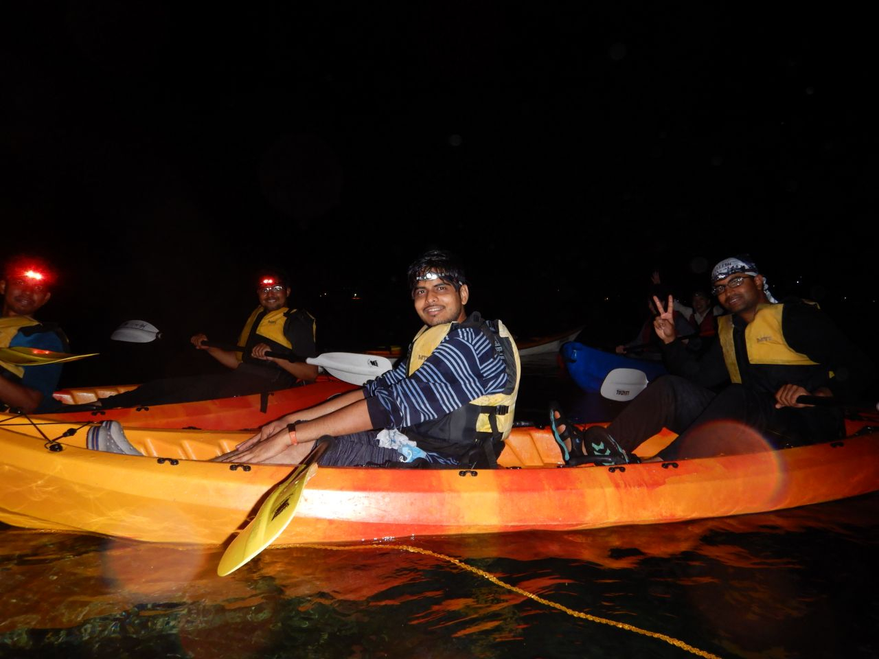 夜光虫の写真撮影は、残念ならが夜光虫そのものの光が弱いのでできないのですが、みなさんの写真は撮れますよ 思い出の一コマに