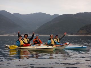 海の熊野古道。湾内をゆっくりと漕ぎ進みます。